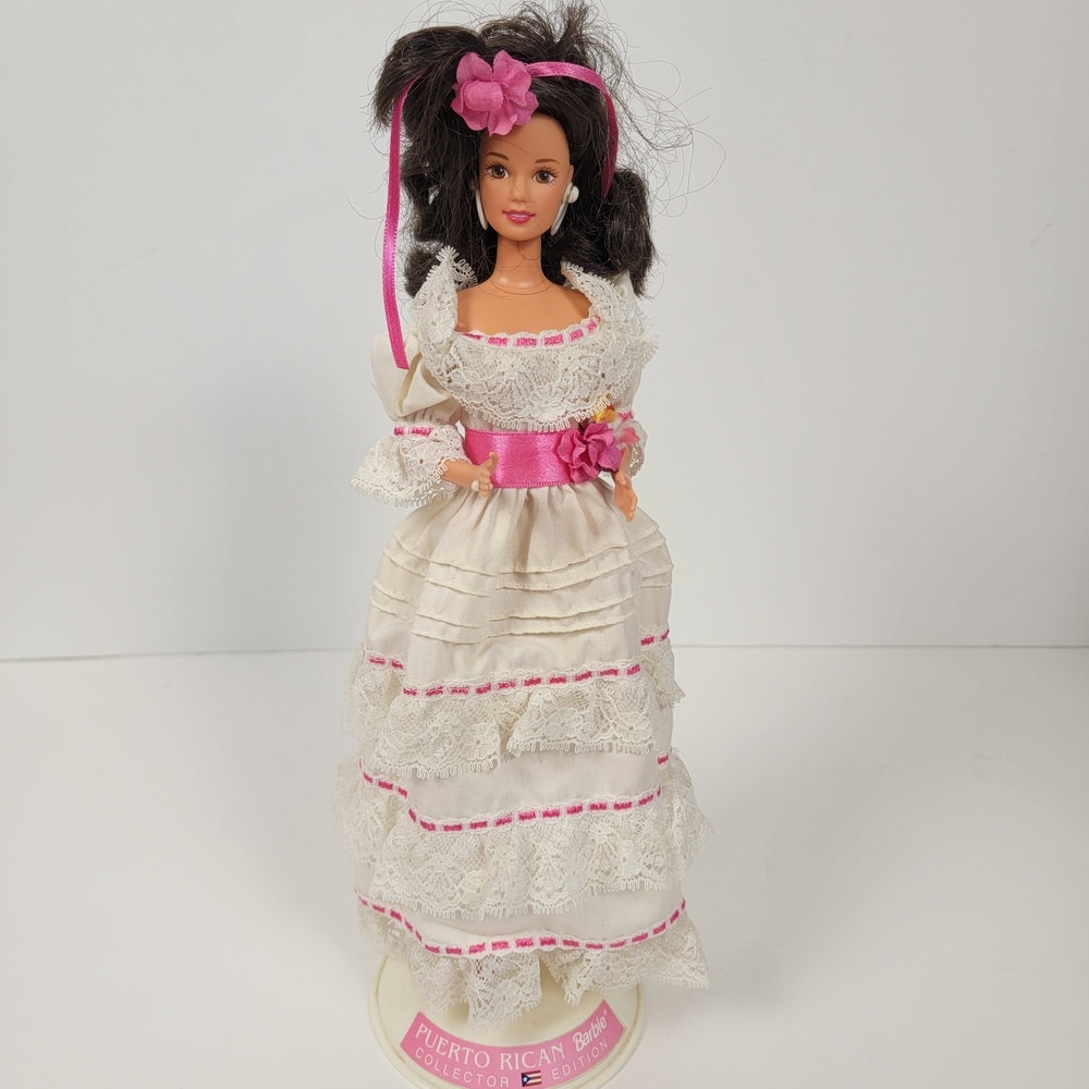 1996 Puerto Rican Barbie Dolls of the World Collector Edition Mattel Vintage